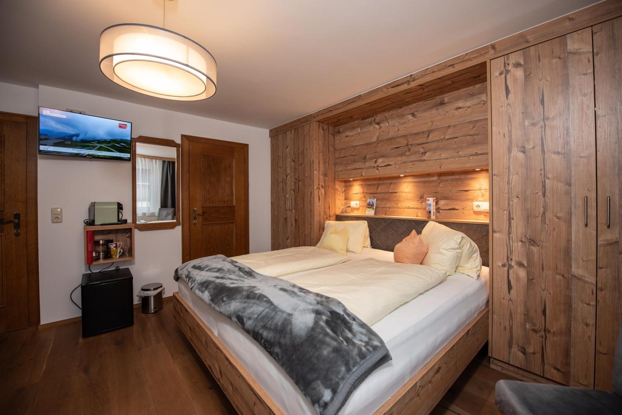 Haus Scharler, Talstation Hotel Neukirchen am Großvenediger Екстериор снимка