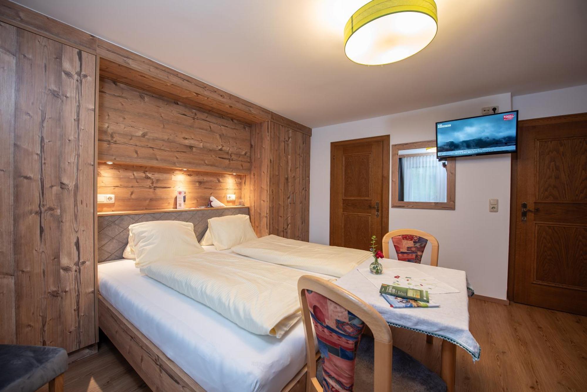 Haus Scharler, Talstation Hotel Neukirchen am Großvenediger Екстериор снимка